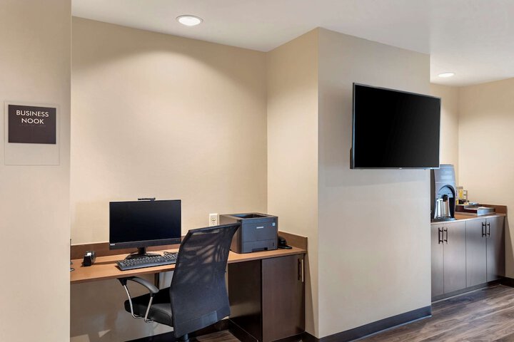 Business Center 38 of 38