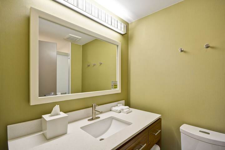 Room 22 of 48