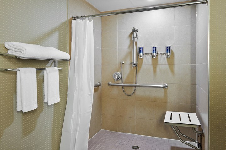 Room 30 of 62