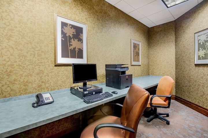 Business Center 26 of 26