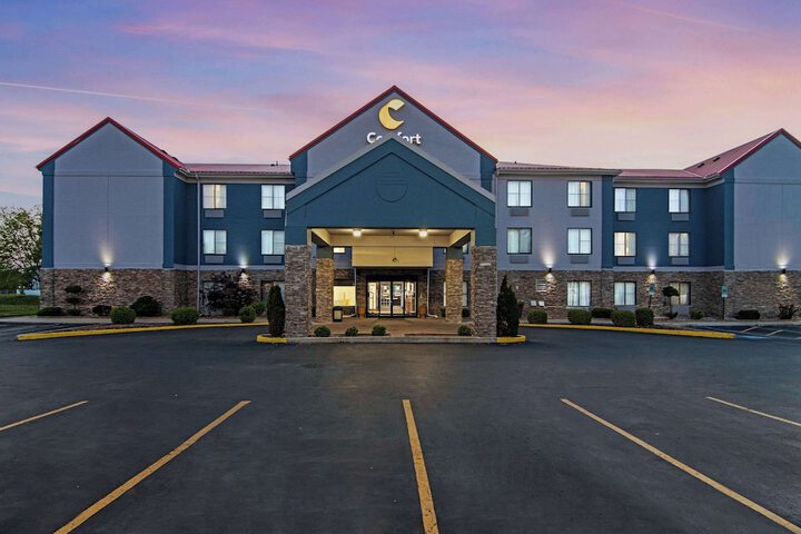 Comfort Suites near I-80 and I-94