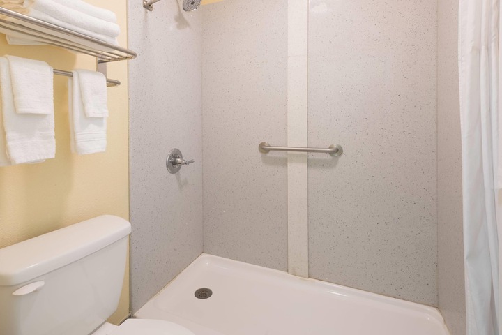 Days Inn by Wyndham Madison