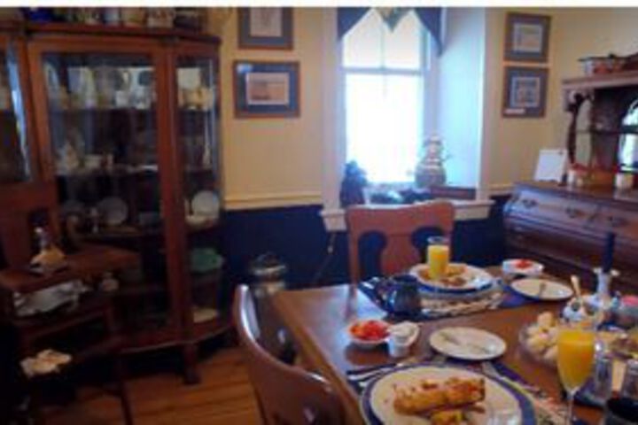 Artists Inn & Gallery