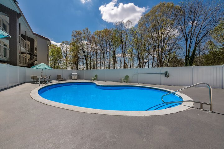 Pool 4 of 39
