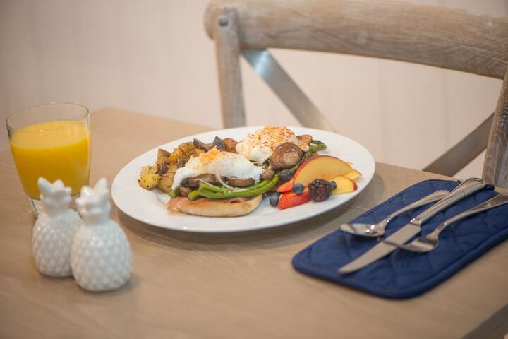 Breakfast/Coffee Service 57 of 70
