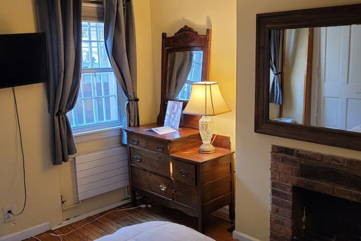 Room 68 of 238