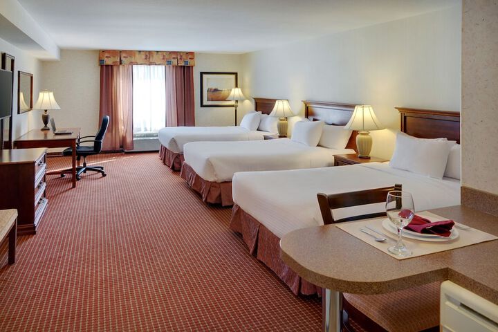 Pomeroy Inn & Suites Hotel Dawson Creek