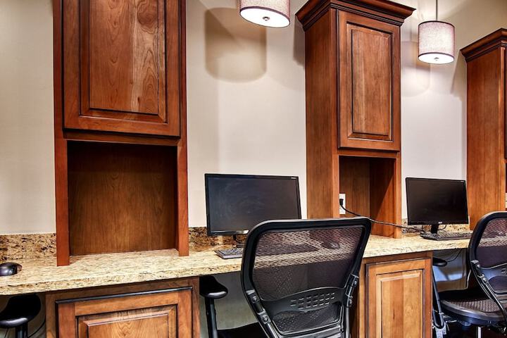 Comfort Inn & Suites at Copeland Tower