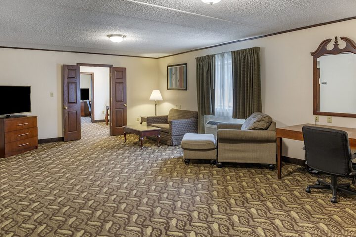Quality Inn & Suites Zanesville City Center