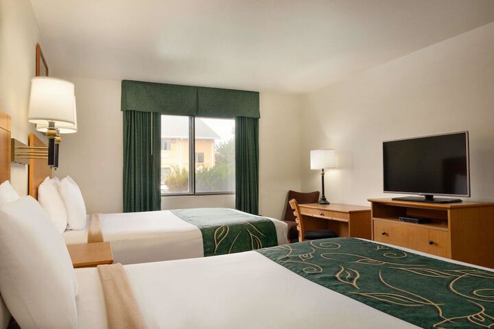 Room 4 of 16