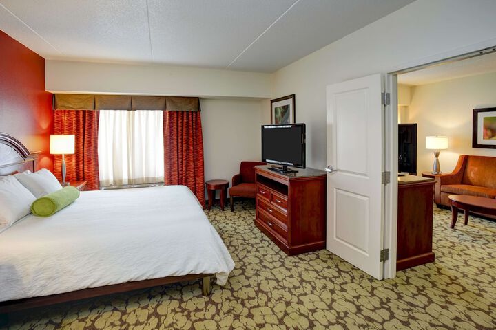 Room 10 of 28