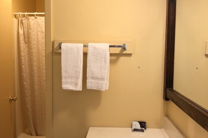 Room 10 of 24