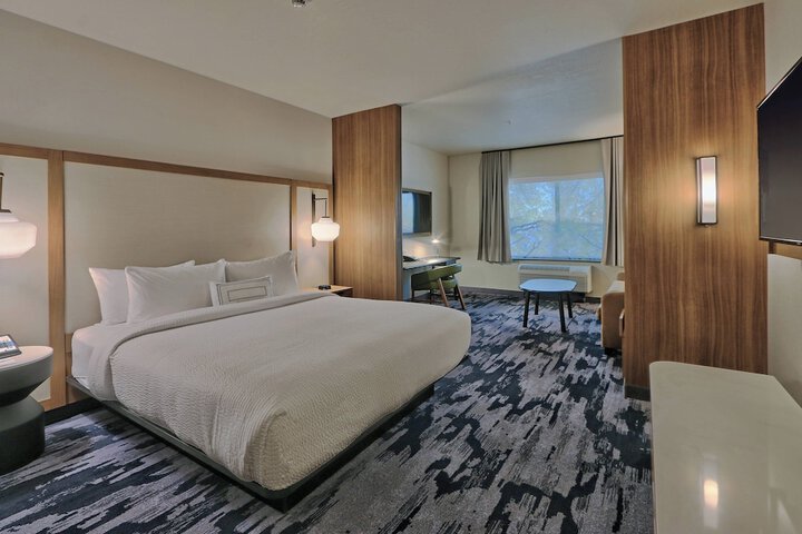 Room 9 of 35