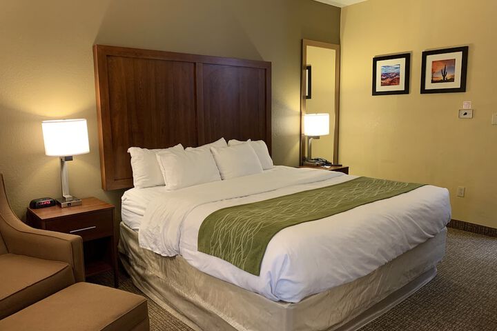 Room 35 of 71