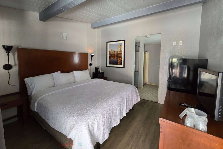 Room 14 of 20
