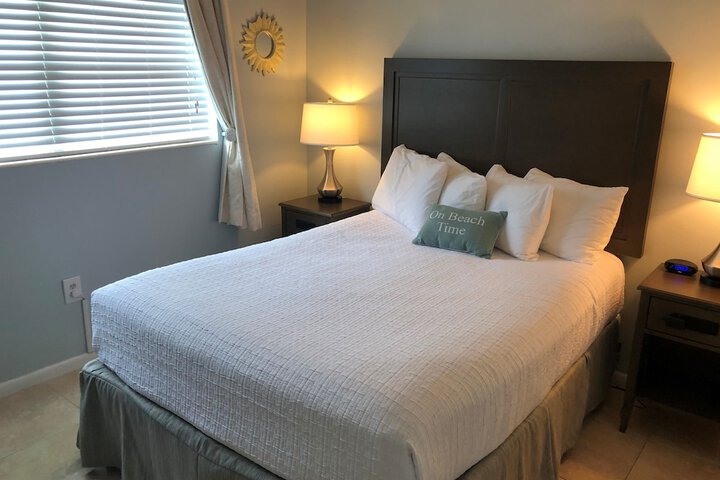 Marco Island Lakeside Inn