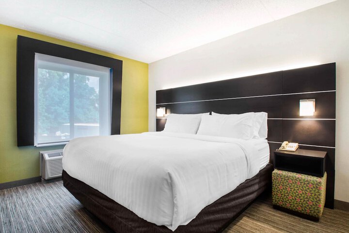 Room 20 of 38