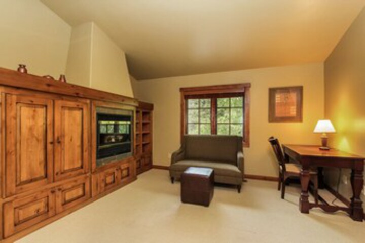 Discovery Chalet 374 - Three Bedroom Cabin