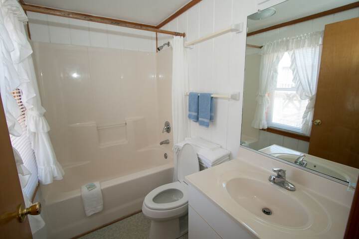 Room 156 of 199
