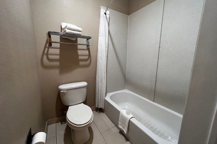 Super 8 by Wyndham Center