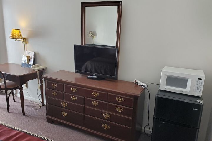 Room 33 of 43