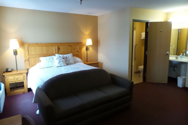 Room 11 of 14