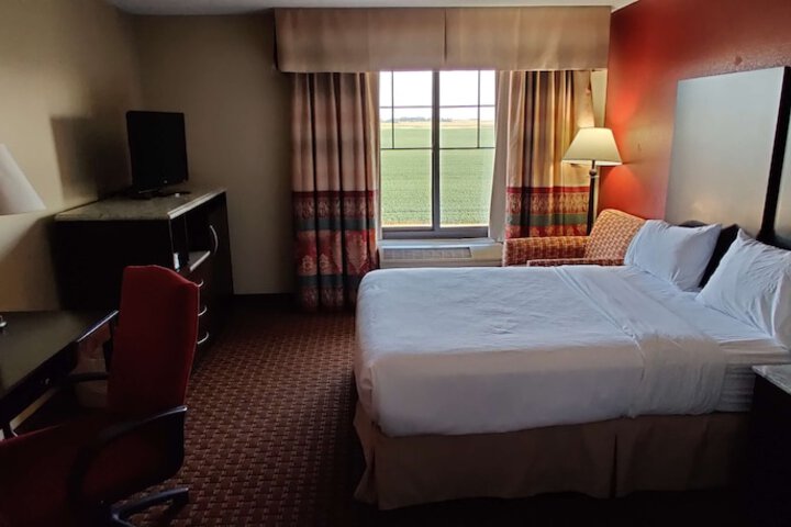 Room 6 of 12