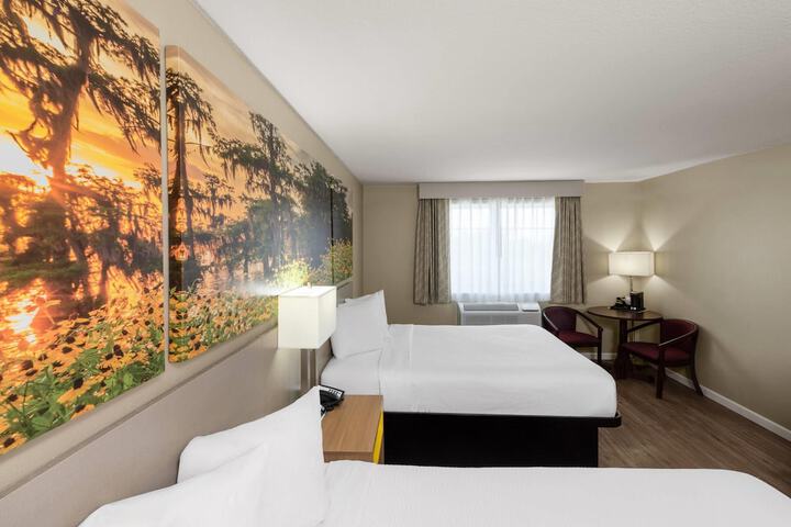 Days Inn by Wyndham Mountain Home