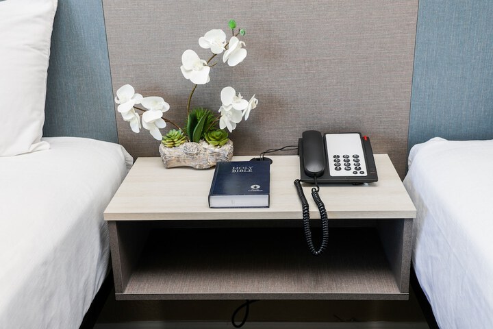 Room 43 of 82