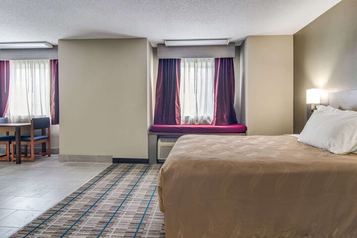 Quality Inn & Suites Grove City - Outlet Mall
