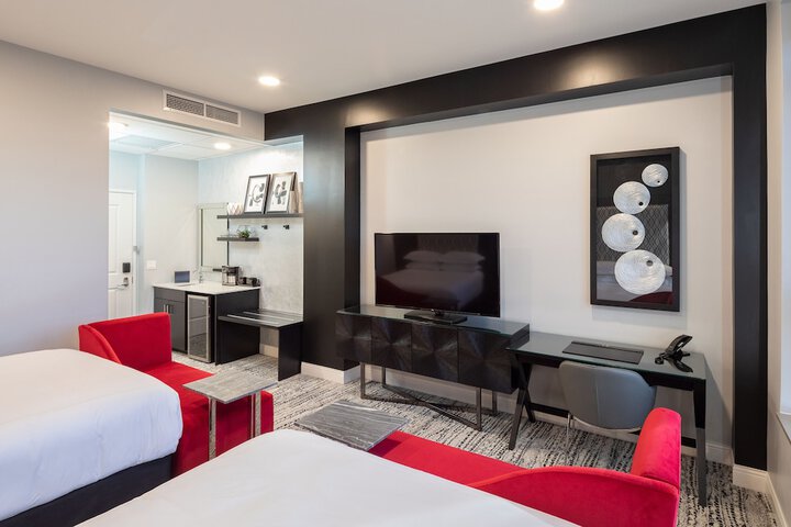 Room 35 of 80