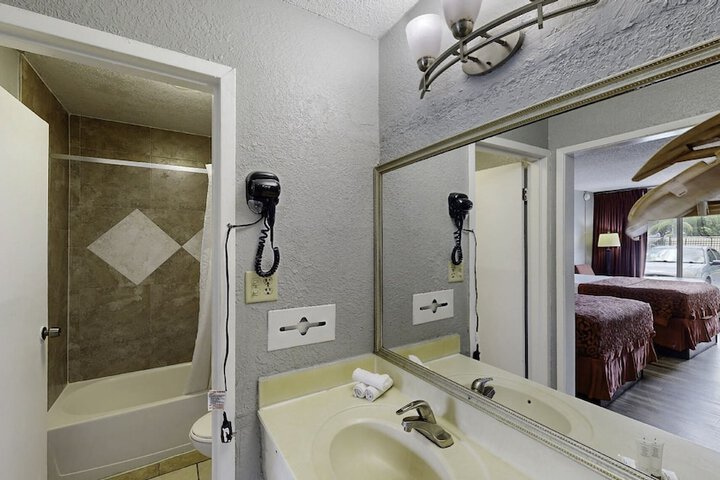 Room 35 of 51