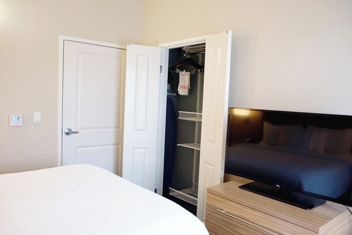 Room 27 of 51