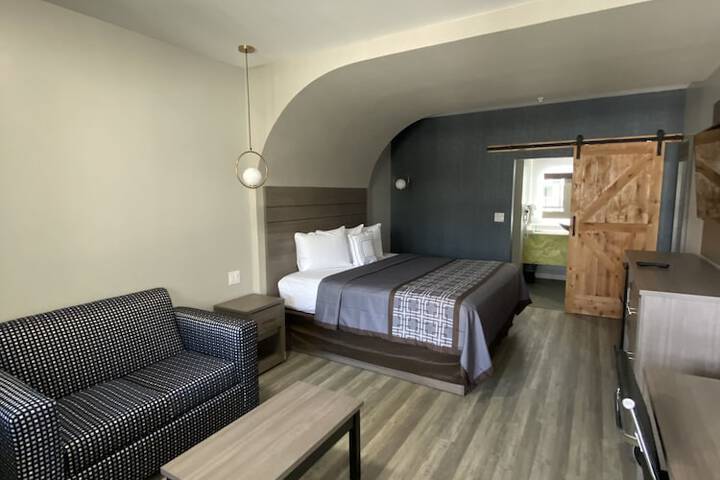 Room 9 of 10