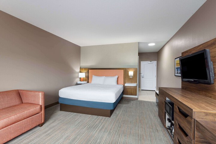 Room 12 of 39