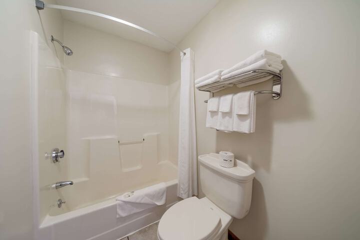 Room 17 of 32