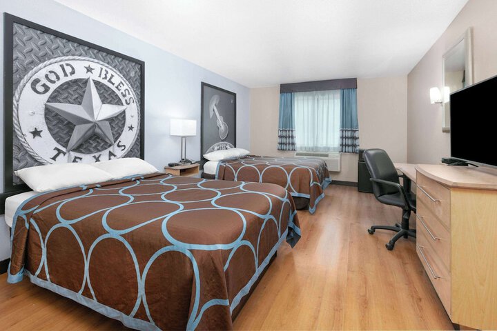 Room 19 of 39