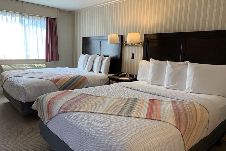 Coachman Inn & Suites