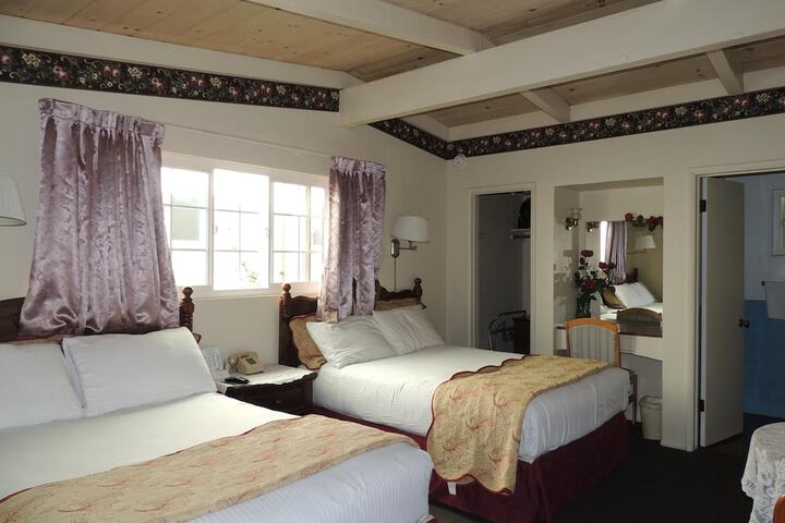 Room 43 of 49