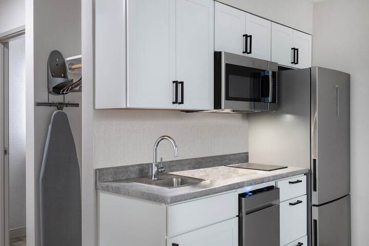 Holiday Inn Express South Burlington Downtown by IHG