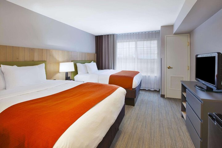 Country Inn & Suites by Radisson Big Rapids, MI