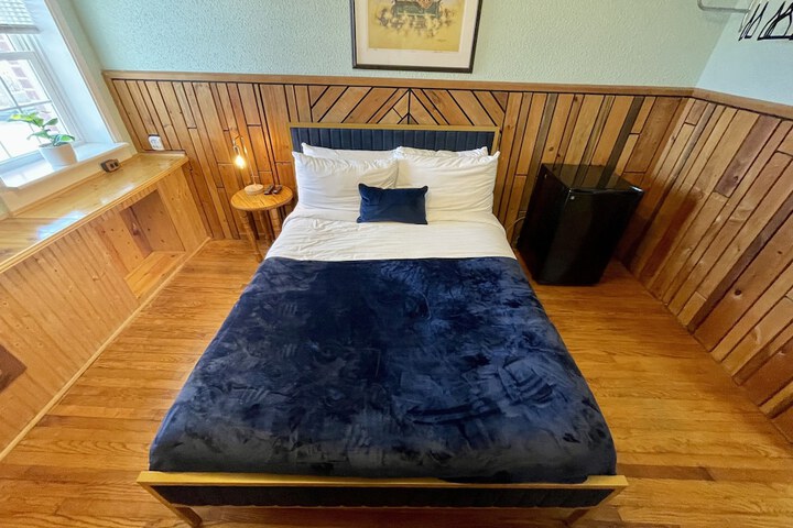 Room 36 of 156