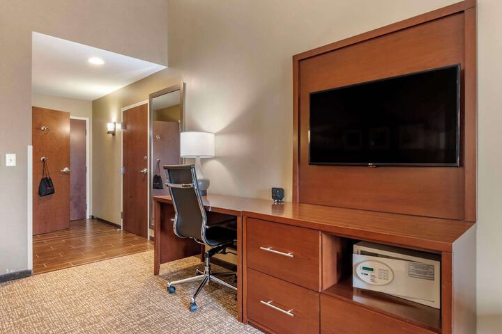 Room 18 of 32
