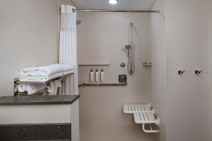 Room 14 of 25