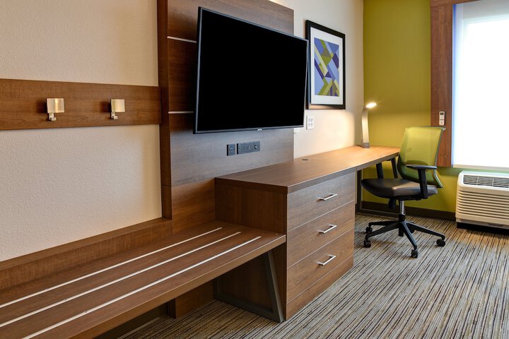 Holiday Inn Express & Suites Ottawa by IHG