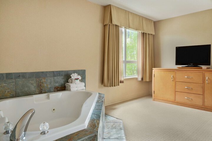 Room 14 of 27