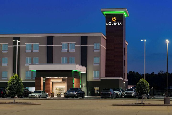 Hotel 4 of 63