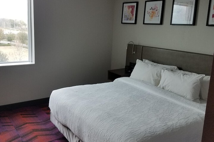 Room 10 of 64