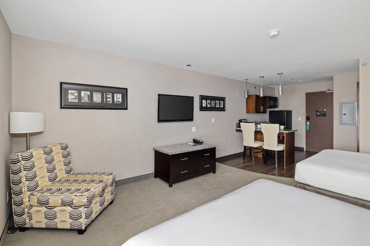 Room 12 of 37
