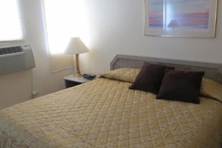 Room 13 of 19
